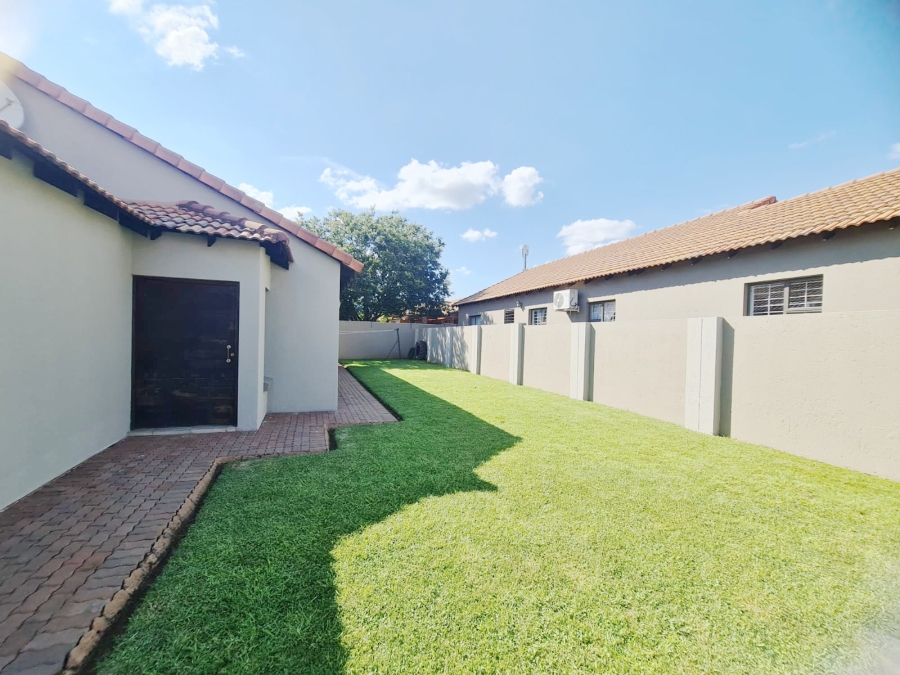 To Let 3 Bedroom Property for Rent in Melodie North West